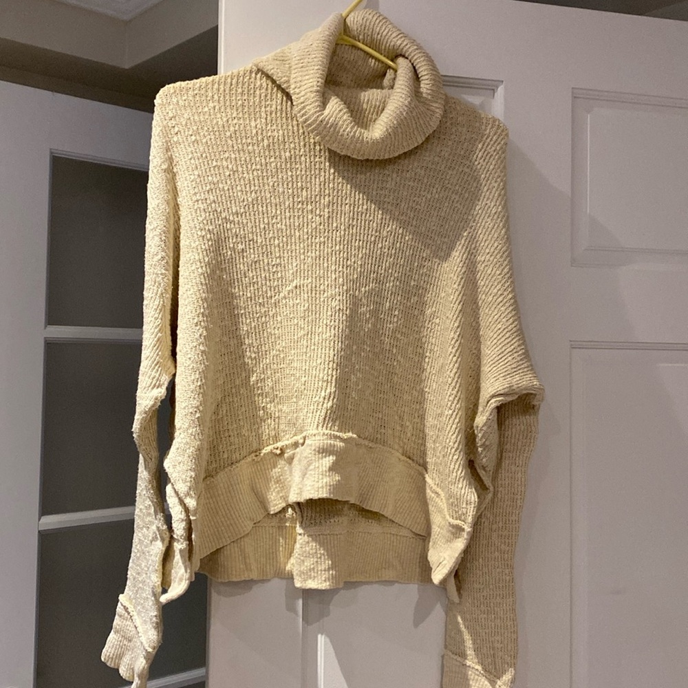 NWT Free People knit ivory cropped pullover